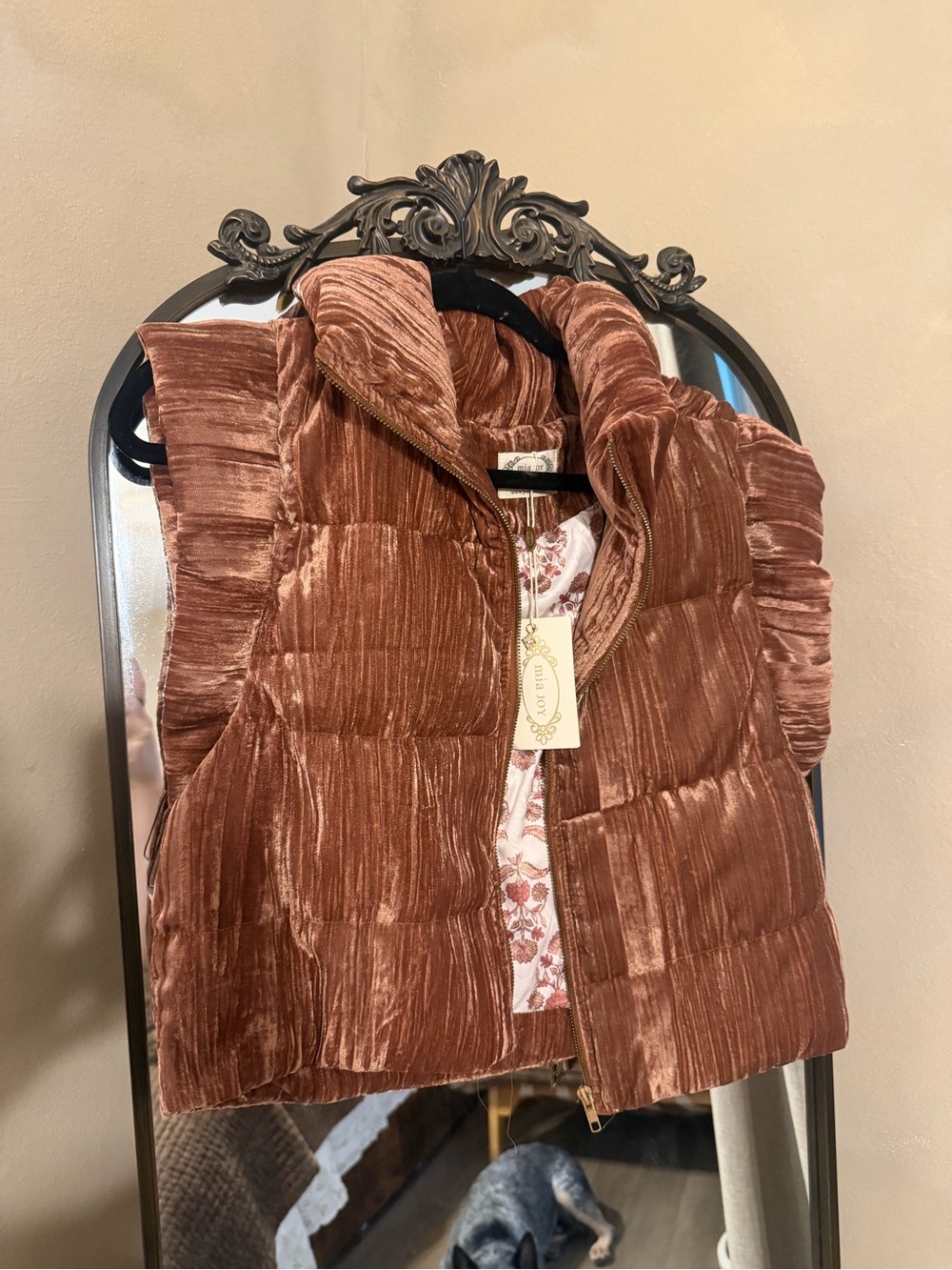 Mia Joy Folie Velvet Puffer Vest in Rose Brown